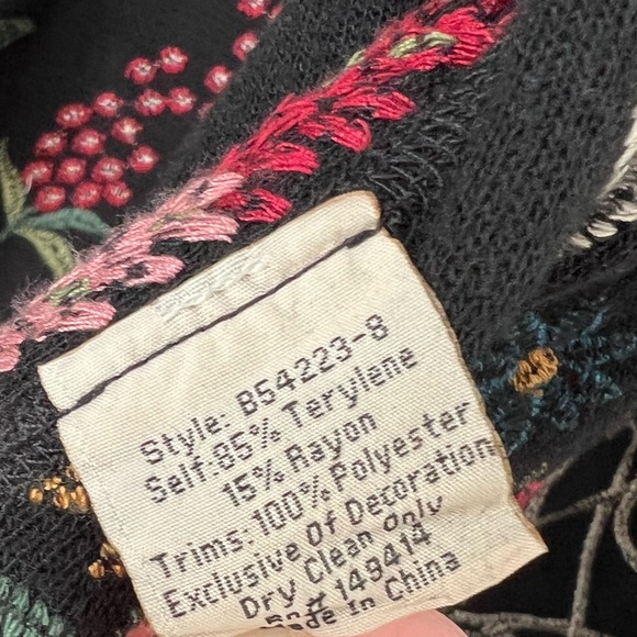 Rana Embroidered Hooded Sweater - Picture 6 of 6